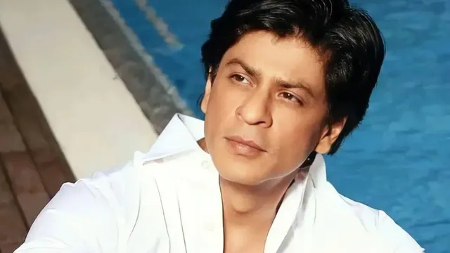 shah-rukh-khan-urgently-rushed-to-us-for-eye-treatment-report